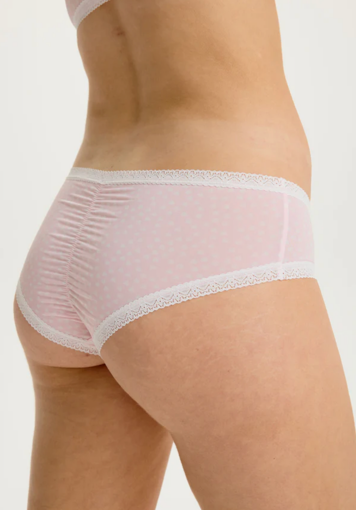 Culotte taille basse en dentelle rose avec cœurs en bonbon