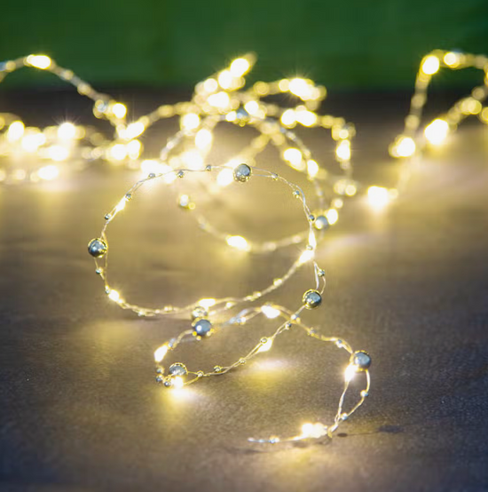 Lumières à LED en guirlande de perles dorées