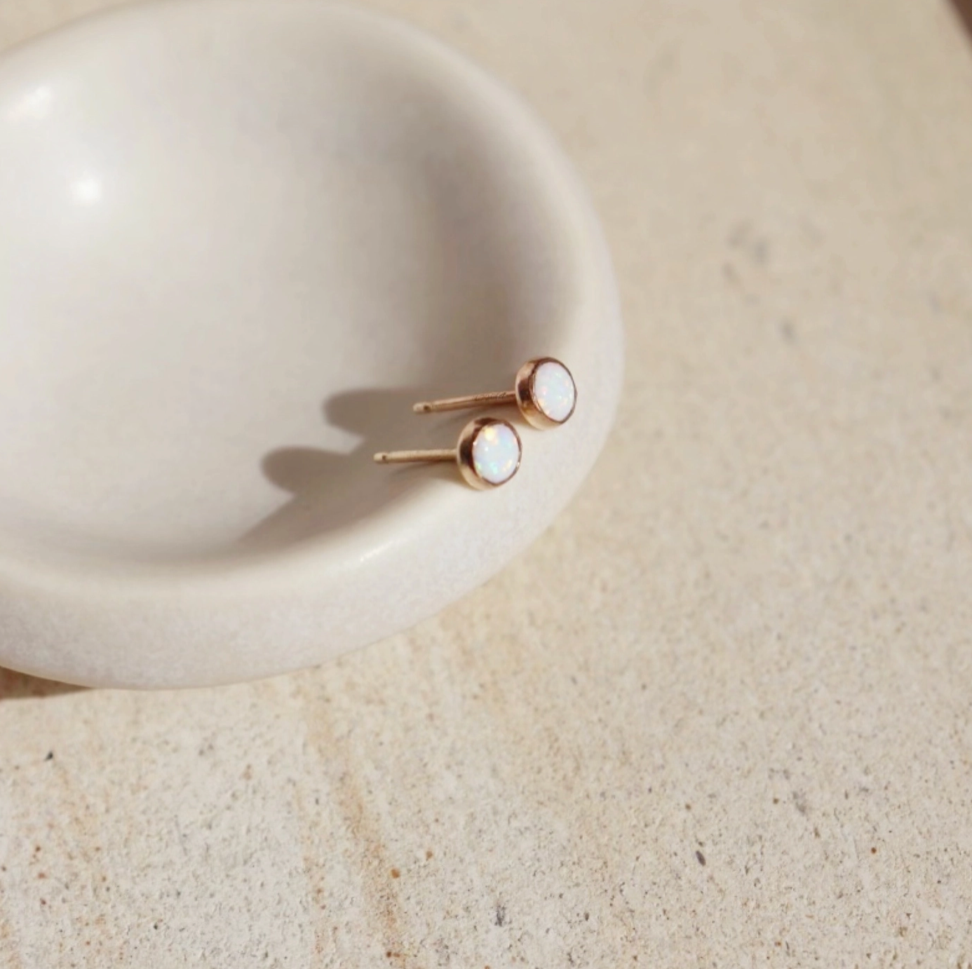 Boucles d'oreilles Opal en forme de jeton