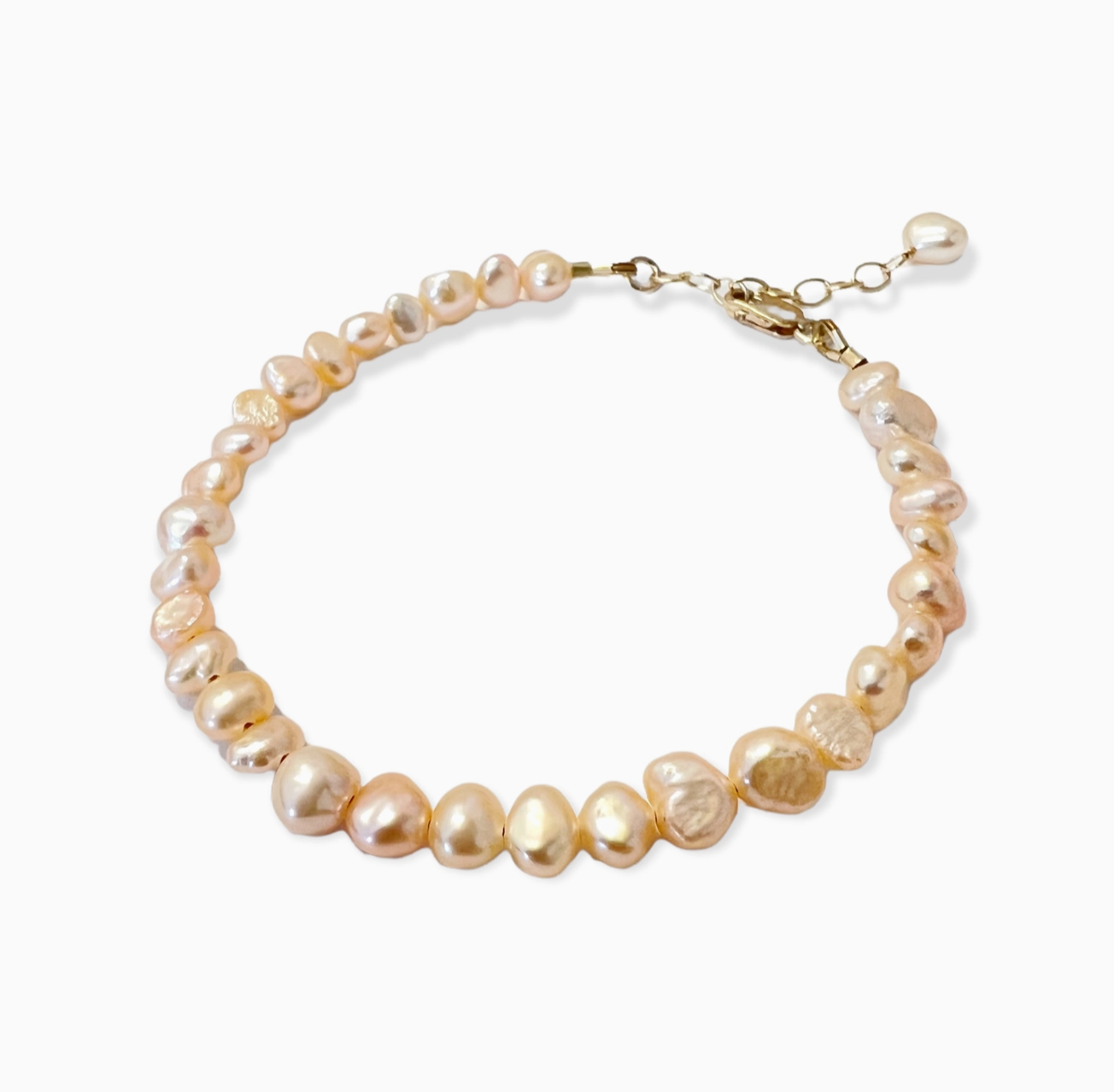 Perla Strand Bracelet Peach