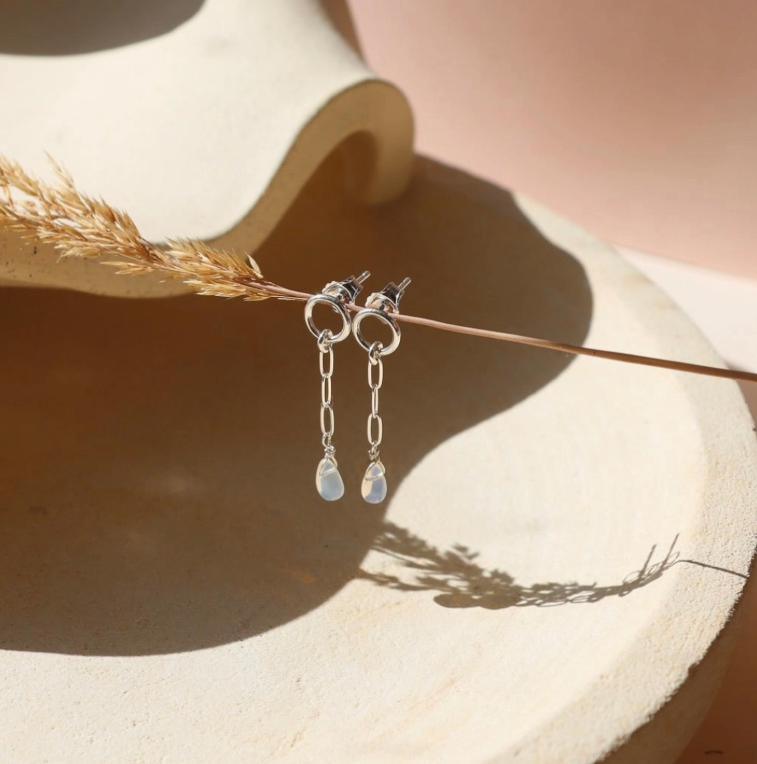 Token Opal Teardrop Studs