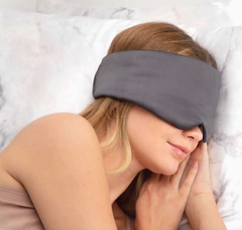 Masque de sommeil en forme de coussin kitsch