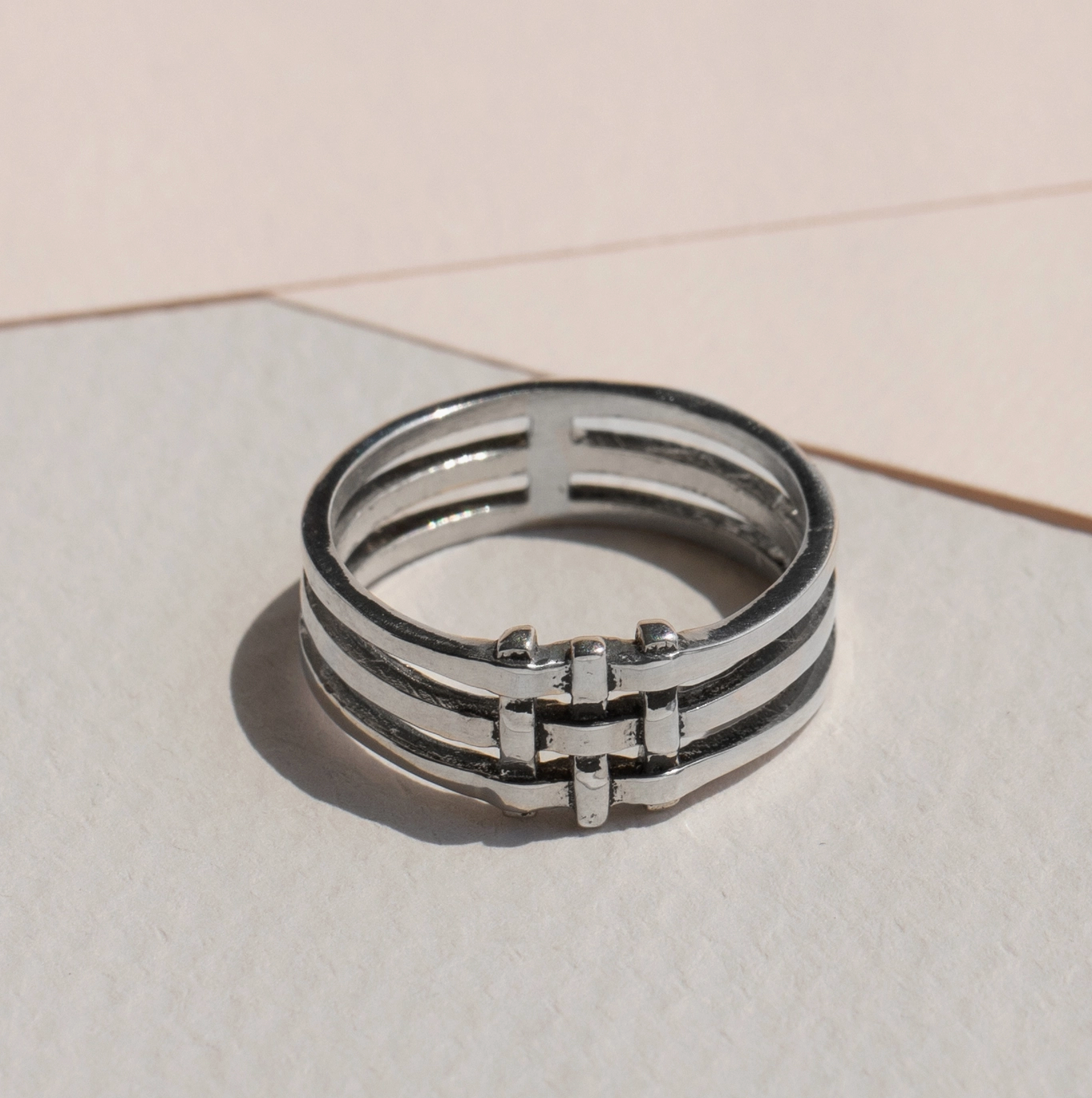 Bague à motifs croisés Lindsay Lewis