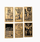 Le jeu de tarot taché de thé