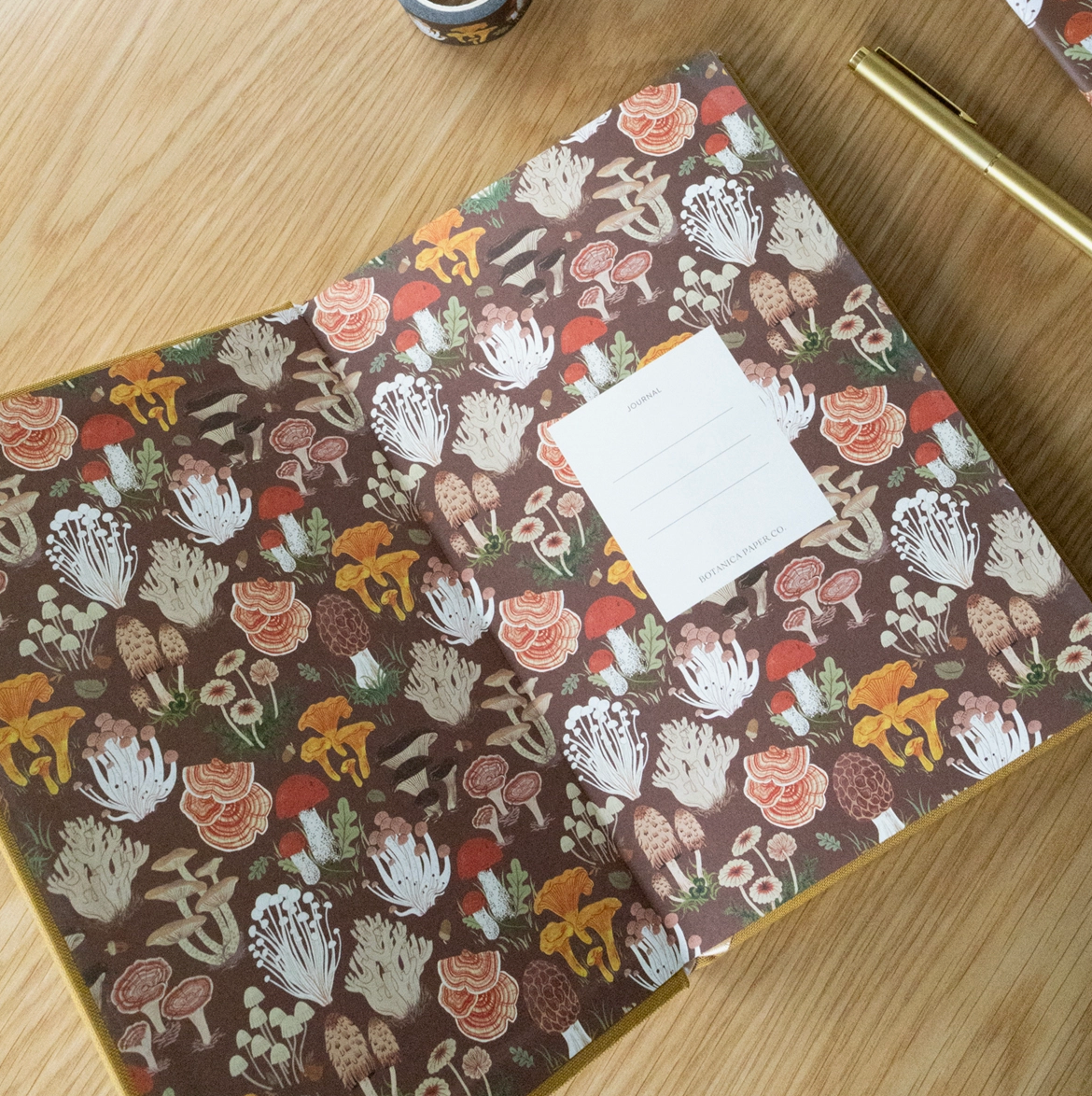 Journal en lin avec des champignons