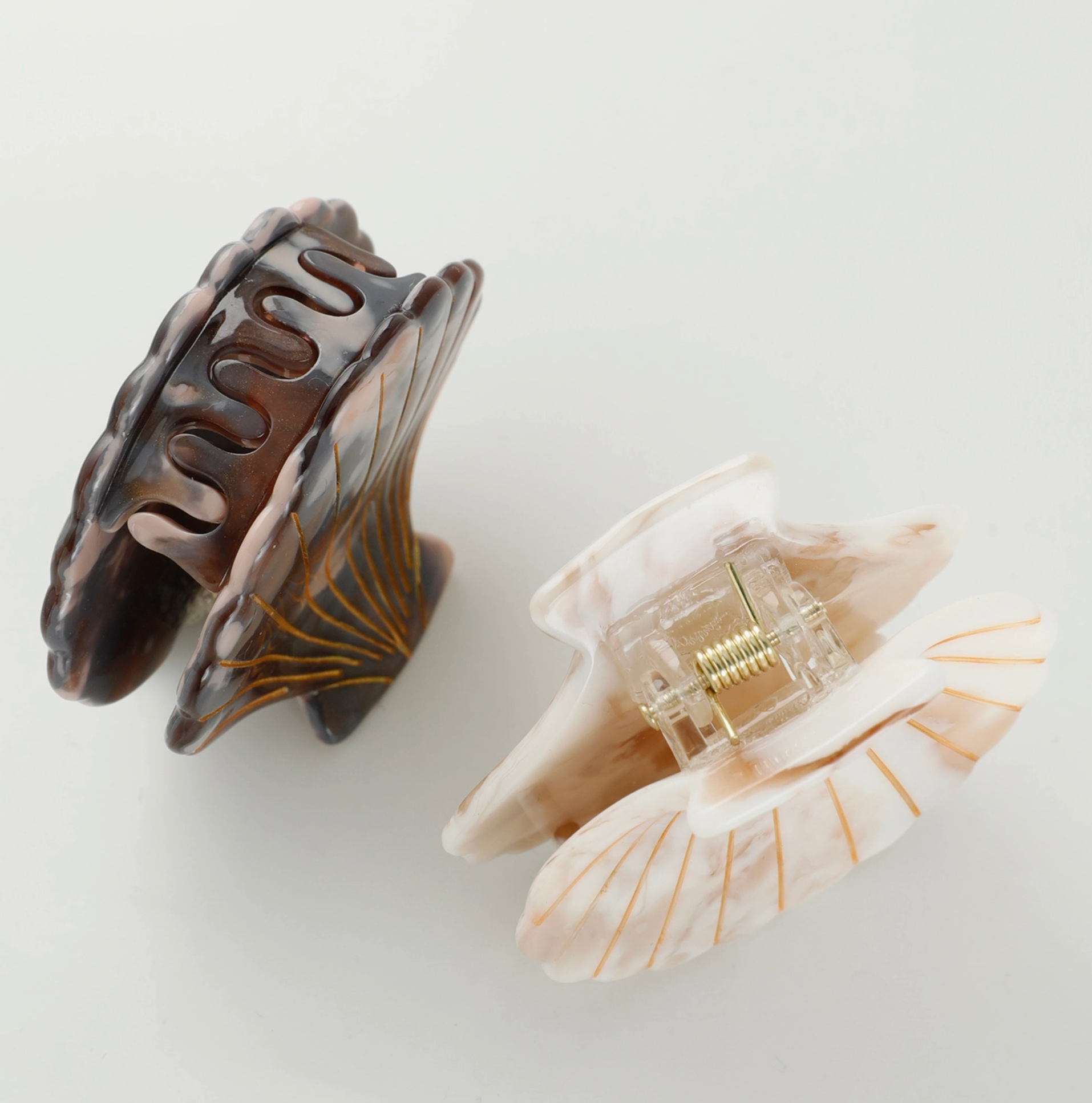 Calacatta Seashell Claw Clip
