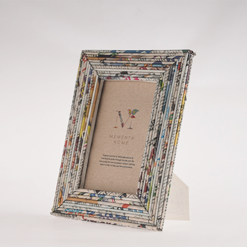 Cadre en papier journal recyclé