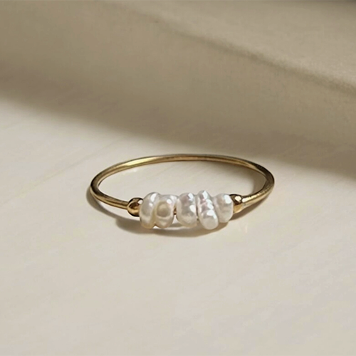 Boem Dainty Pearl Ring