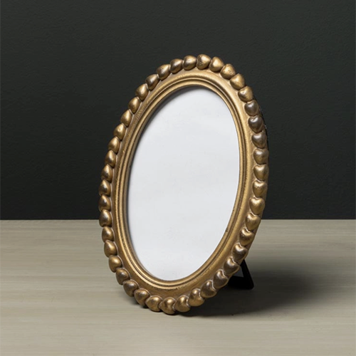 Oval Frame With Heart Detail