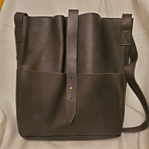 Meyelo Messenger Bag